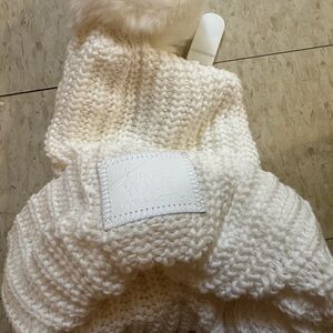 Love Your Melon Ivory Knit Hat Lights Up